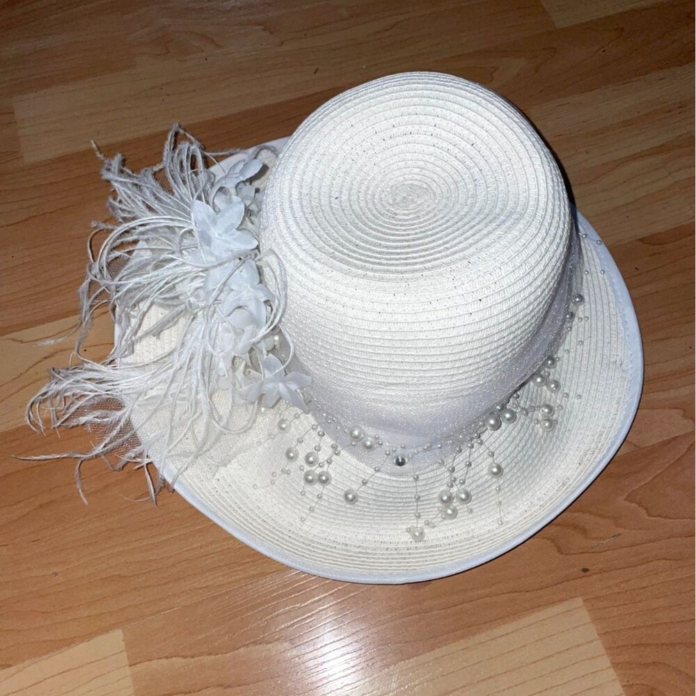 BCBGMAXAZRIA White Straw Church Dress Hat S Pearl Fringe Feather Kentucky Derby